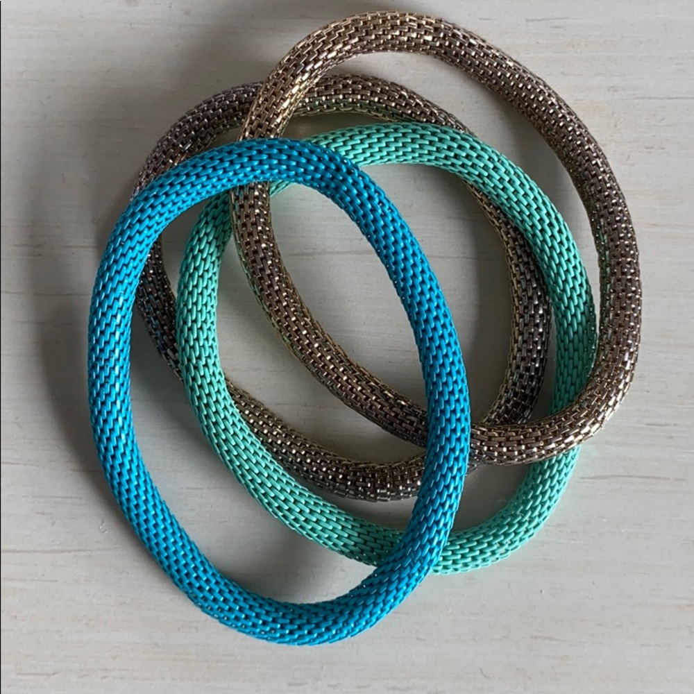 Set of 4 bracelets